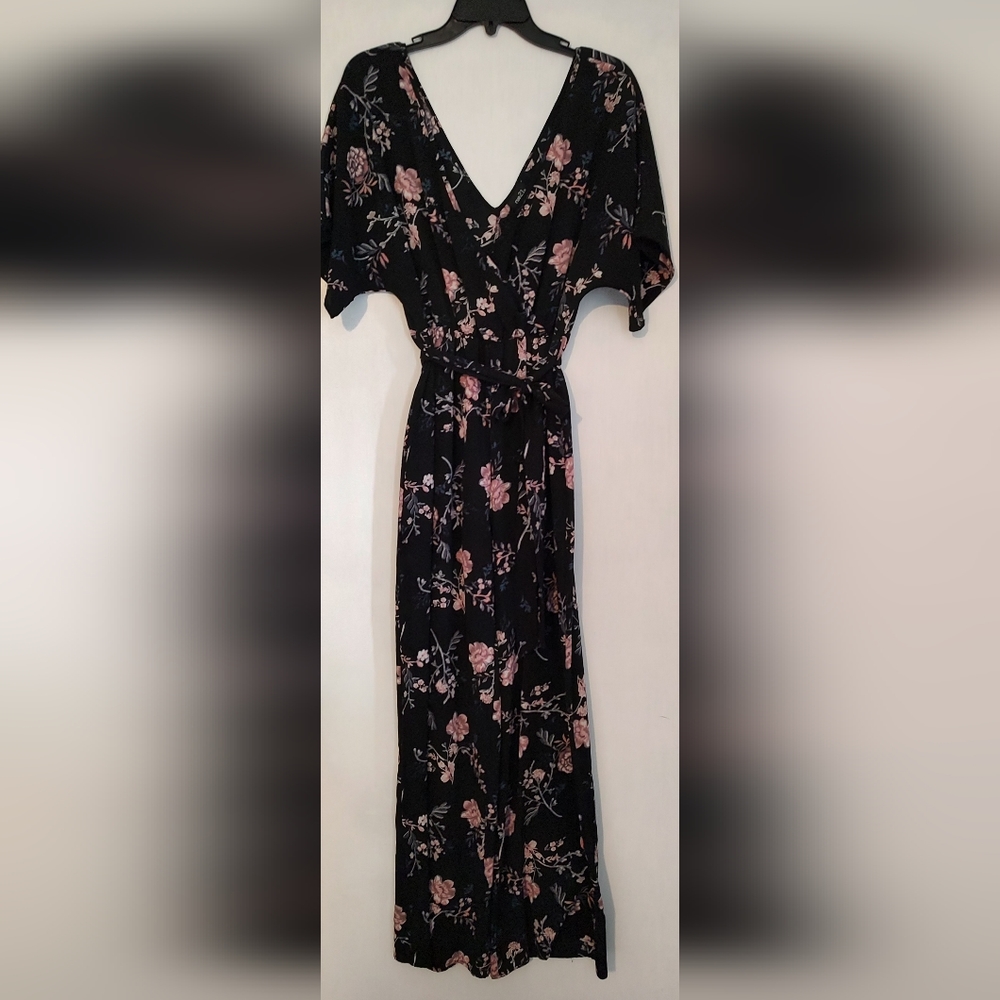 🌟3 $10 items for $20Rue21 Floral Jumper